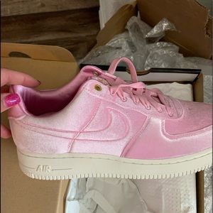 nike air force 1 velvet pink